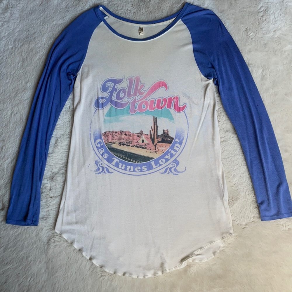 Spell | Folk Town Raglan | M - Picture 7 of 17